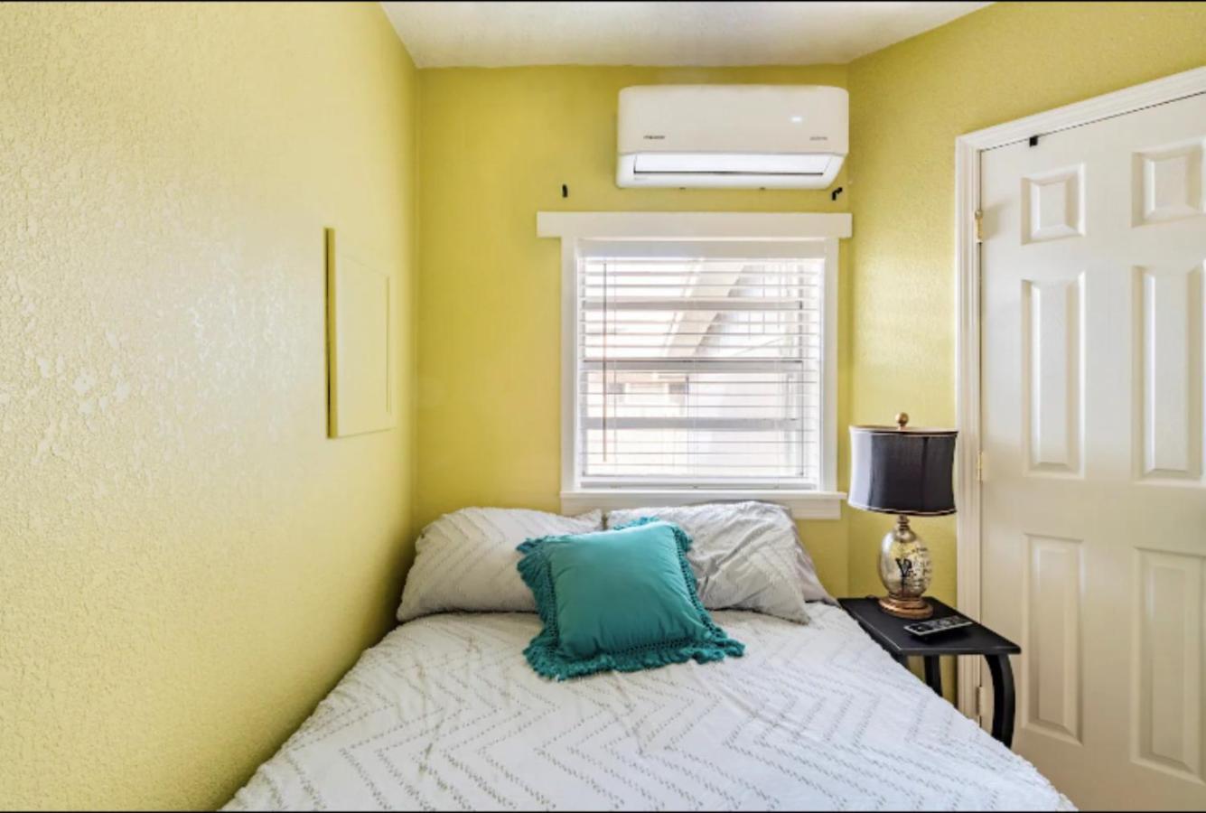 3-Bed Bungalow Walk To Historic Downtown Σάνφορντ Εξωτερικό φωτογραφία