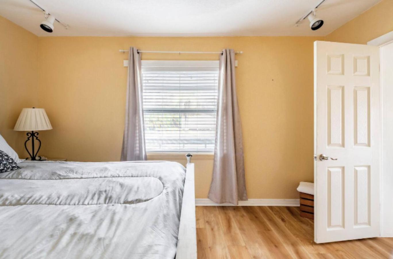 3-Bed Bungalow Walk To Historic Downtown Σάνφορντ Εξωτερικό φωτογραφία
