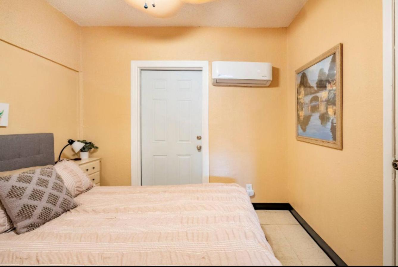3-Bed Bungalow Walk To Historic Downtown Σάνφορντ Εξωτερικό φωτογραφία